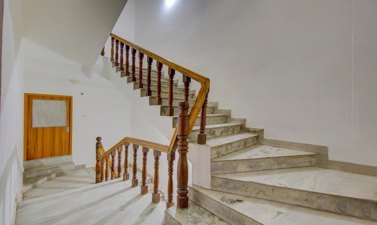 Itsy Hotels Satya Shree Катра Екстериор снимка